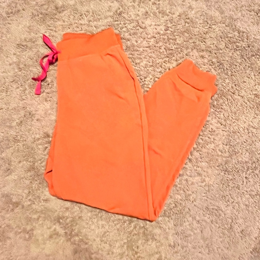 ✨Figs Women's Terracotta Scrub Bottoms with Pink Tie